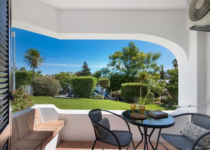 아파트 Kyara House